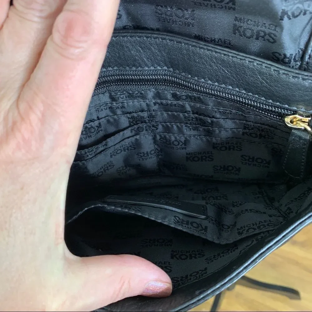MICHAEL KORS Jet Set Black Leather/Double Gold‎ Chain Small Shoulder Bag